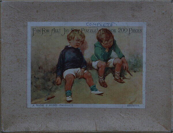 UNTITLED-BOYS SMOKING (BOX).jpg