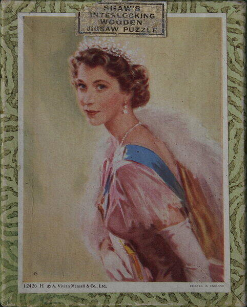 UNTITLED-HRH THE QUEEN (BOX).jpg