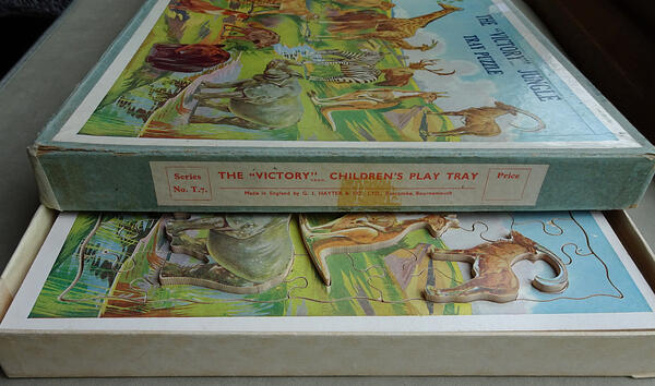 Victory T7 Children's Play Tray Jungle 15.5x9in GR