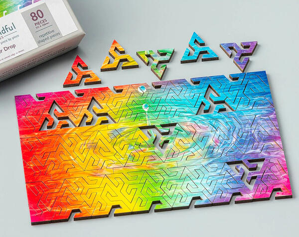 Wentworth Minimindful Range 80pc Water Drop Triangular Maze Cut Colour Gradient DY 80pc -lifestyle